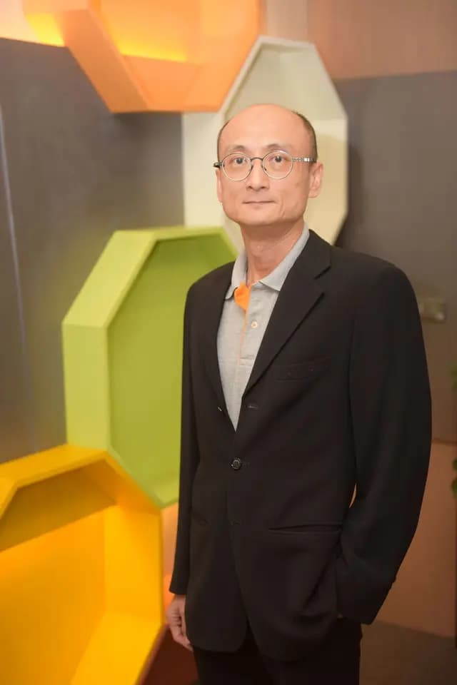 ผศ.ดร.ชวลิต ศรีสถาพรพัฒน์